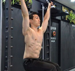 韩国小哥哥健身三年告别自卑,不仅练就一身肌肉,还找到漂亮女友