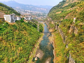 贵州自驾游之 驾驶在赤水河谷旅游公路