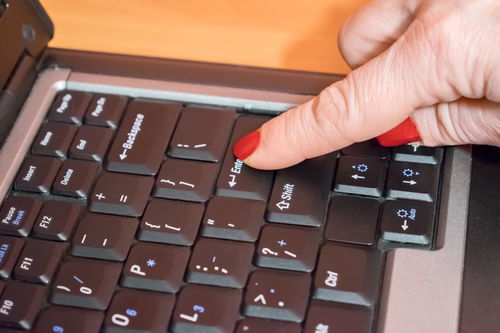 键盘上哪些键能够代替鼠标操作 