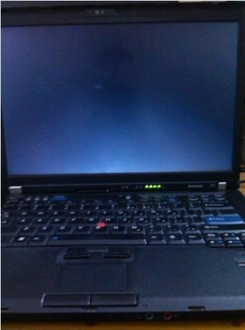 戴尔笔记本电脑开机黑屏键盘亮的(戴尔笔记本电脑开机黑屏键盘亮,屏幕不亮)