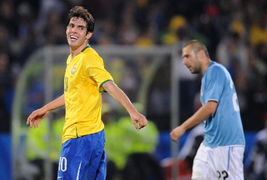 巴西3 0意大利进半决赛 卡卡笑容满面 