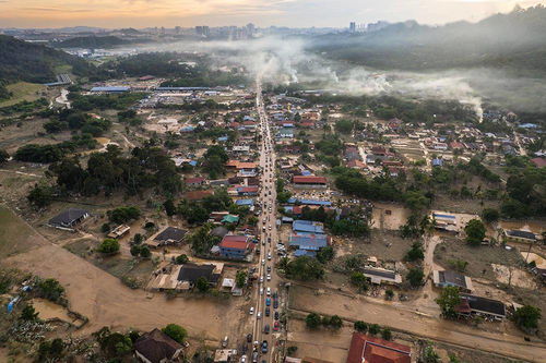 早安 世界 马来西亚雪兰莪州洪灾已造成8人死亡