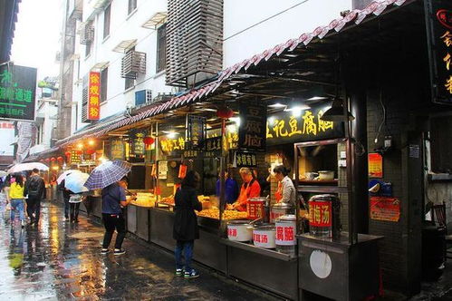 武汉著名小吃街,全长仅150米的老巷子,被誉 汉味小吃第一巷