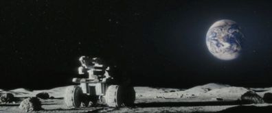 霍金再发警告不要登月,理由竟是外星人在月球表面 