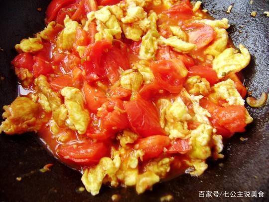 做番茄炒鸡蛋时,到底是应该先炒番茄还是先炒鸡蛋 这样做才好吃