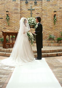 婚礼现场新郎新娘图片 
