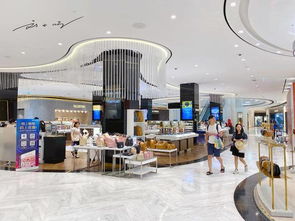 泰国曼谷市区最大的免税店,商品全 价格低,每天被中国游客挤爆 
