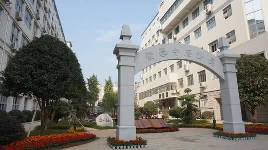 湖南省 雄霸一方 的五所高中,四大名校在长沙,县级高中大黑马
