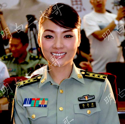 军人出身的女星,闫妮 金星 刘涛 孙俪,没想到韩红军衔那么高