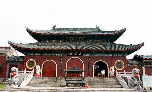 玉佛寺是普陀区还是静安区(玉佛寺在上海地图上的哪个位置)