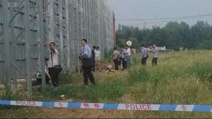 襄阳东火车站现赤裸无头女尸 内脏被挖空 图 