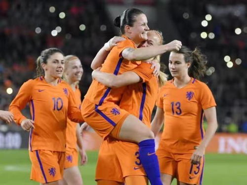 中国女足收利好消息,荷兰女足中场核心因伤退出