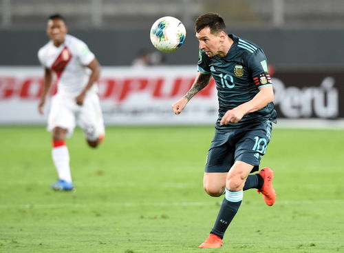足球 世界杯南美区预选赛 阿根廷胜秘鲁