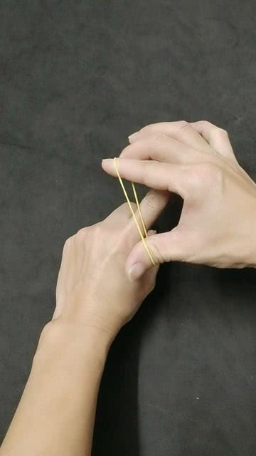 手指魔术怎么变1个橡皮筋魔术穿越手指(橡皮筋魔术穿越手指撩妹)