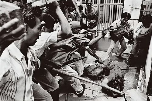 1998年印尼排华,30万华人遭屠杀,我国为何不出兵帮忙