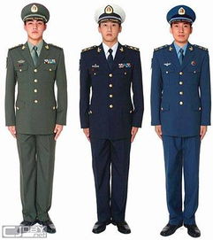 中共中央 中央军委批准全军今年起换发07式服装 