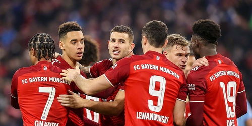 德甲第11轮,拜仁主场2 1战胜弗赖堡,拿到联赛4连胜