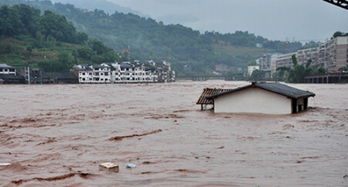 赤水发生百年不遇洪水 干群合力应对抗洪救灾