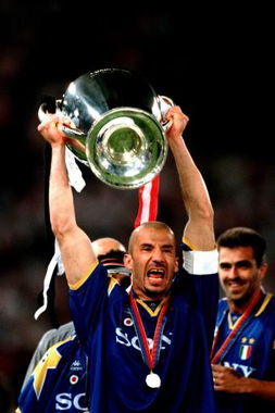 重温欧洲冠军杯捧杯经典瞬间 1996年尤文图斯