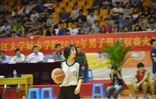 篮球裁判被誉中国女神 网友赞其现实版赤木晴子 