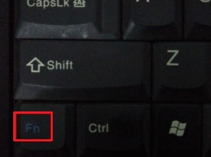 电脑键盘字母键上边一排的数字和符号怎么切换 