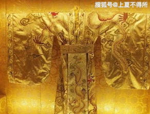 历史中大多皇帝,为什么选择穿黄袍,而只有秦始皇选择黑龙袍呢