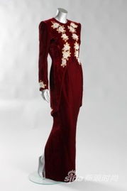 戴安娜王妃的100件衣服戴安娜王妃图片彩色版(戴安娜王妃的礼服)