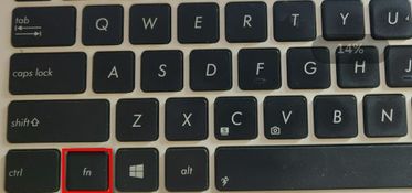 笔记本电脑,中间偏右的键盘,打不出字母 却只能打出数字来,怎么办 