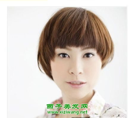 女生短发蘑菇头发型图片 